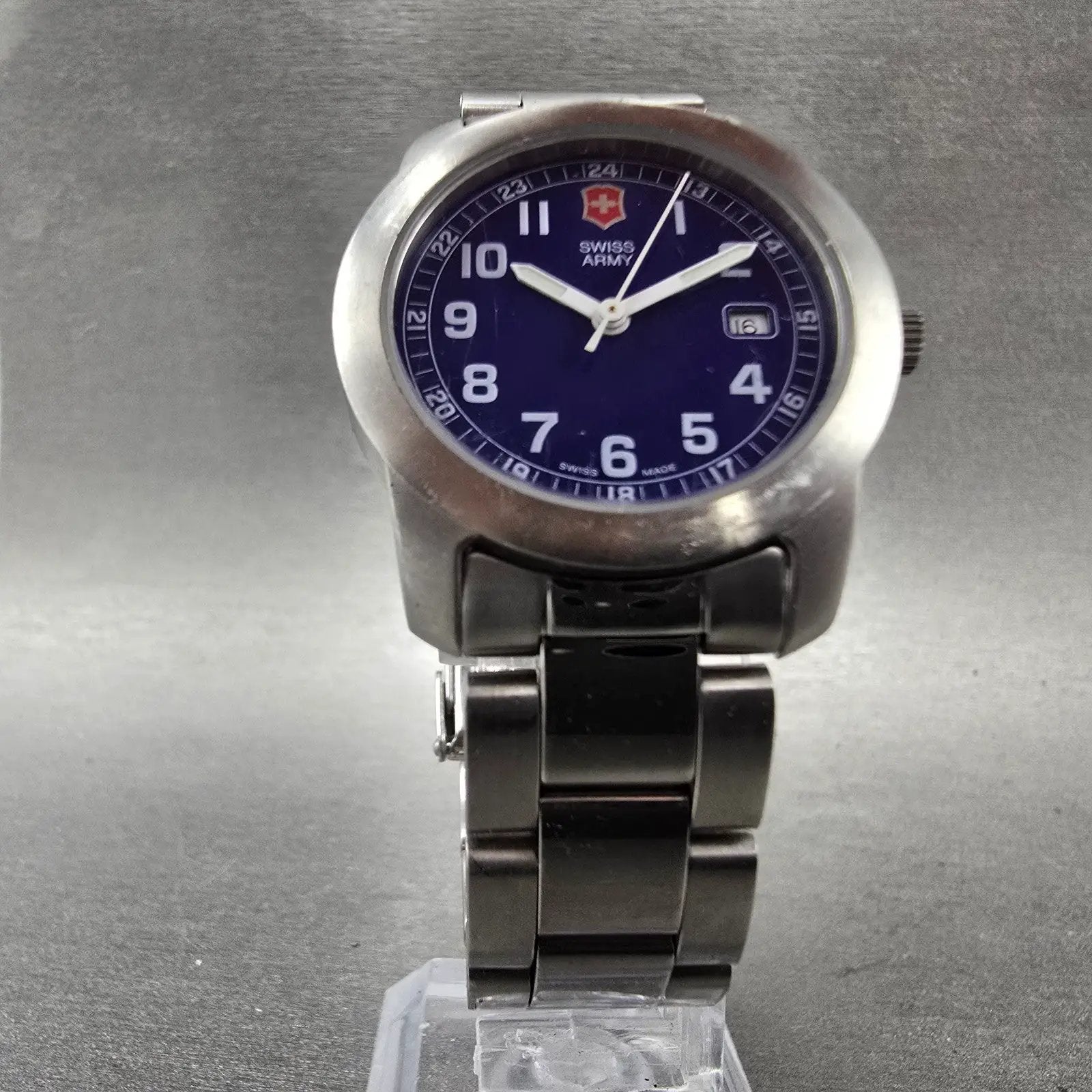Victorinox Swiss Army Watch Women 30mm Blue Silver Tone Date Round PARTS6