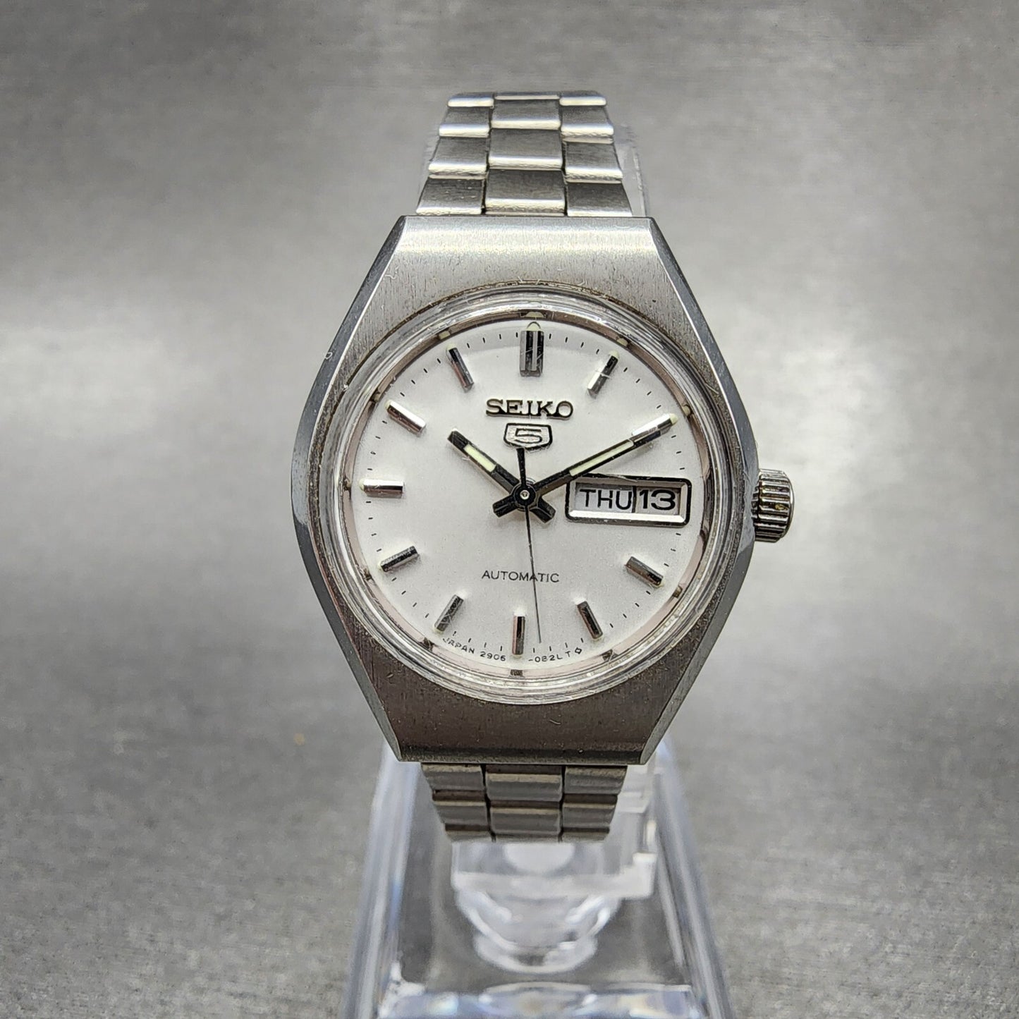 Seiko 5 Automatic Watch Women 25mm Silver Dial Steel Daydate Round 29060490 Run0