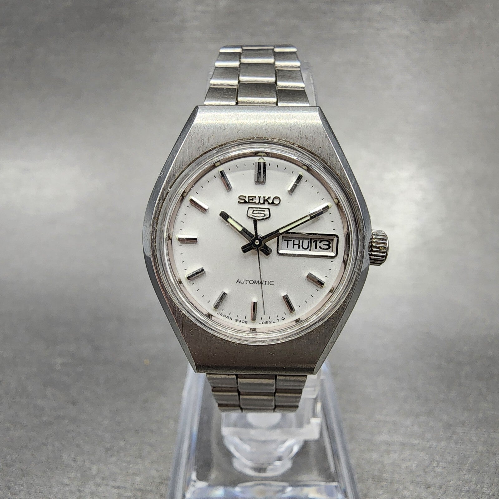 Seiko 5 Automatic Watch Women 25mm Silver Dial Steel Daydate Round 29060490 Run0