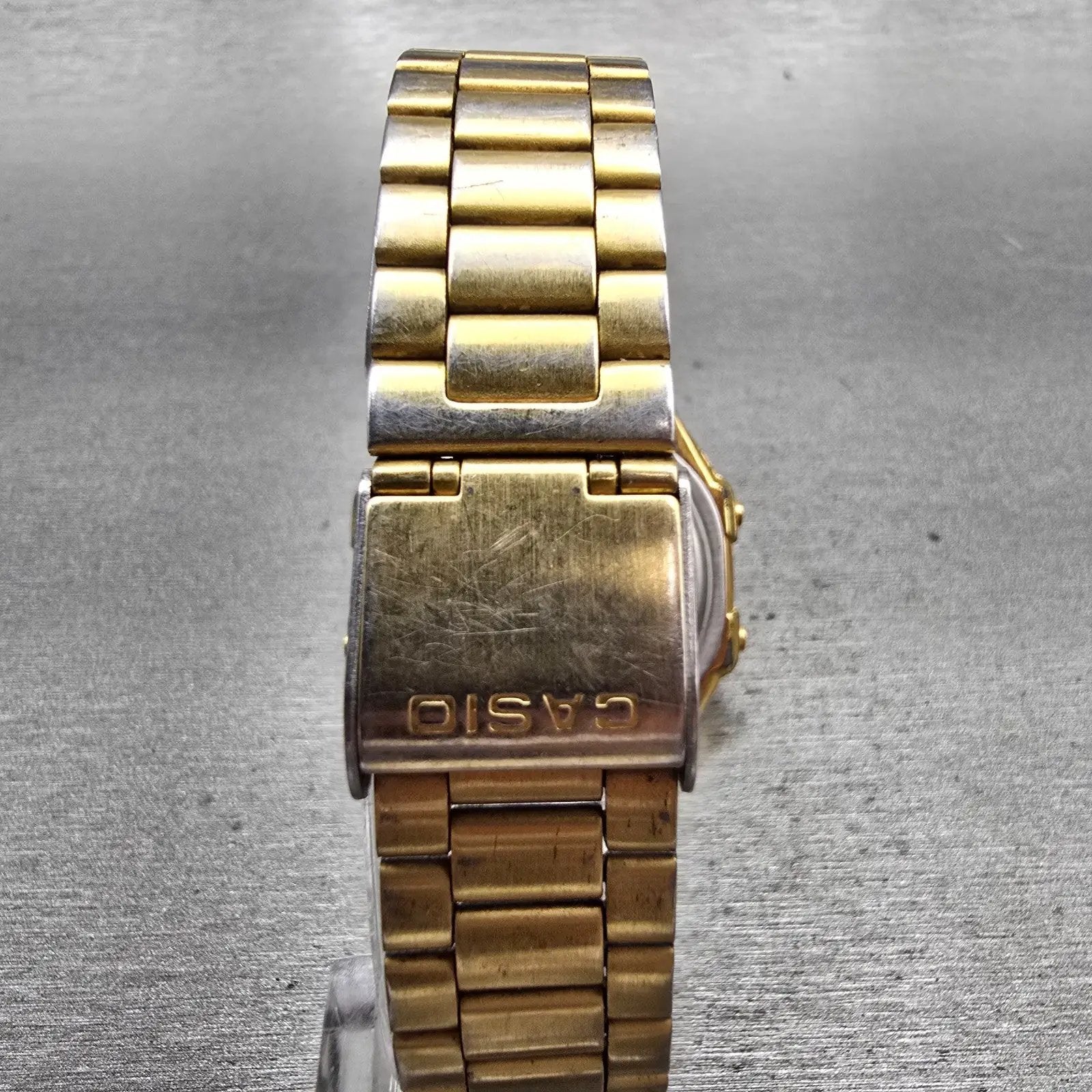 Casio A168 Digital Watch Men 35mm Gold Dial Gold Tone Chrono Alarm New Battery7
