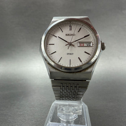 Seiko Spirit Watch Men 35mm Silver Dial Silver Tone Daydate 7N93-7000 New Batt5