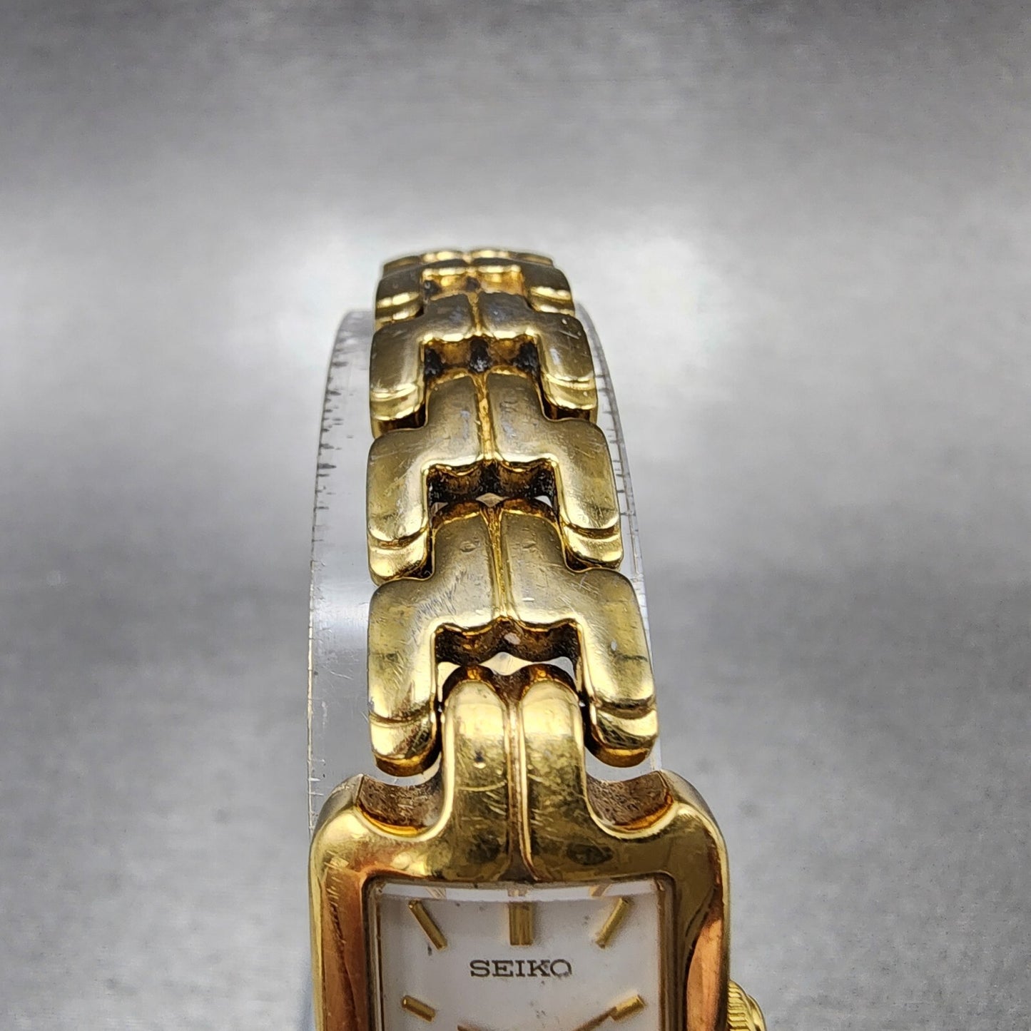 Seiko Tank Watch Women 16mm White Dial Gold Tone Rectangle 1N006T10 New Battery4