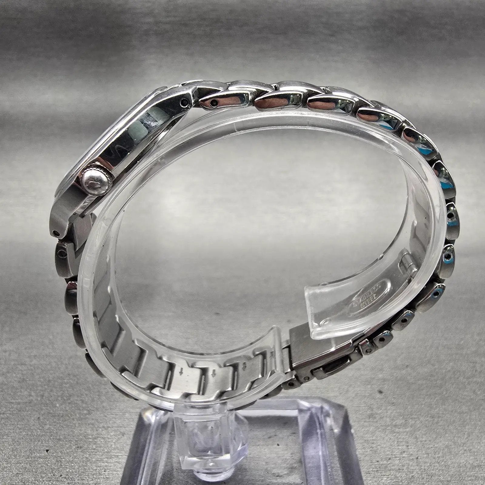 Bulova Watch Women 28mm White Dial Silver Tone Round 96L215 New Battery6