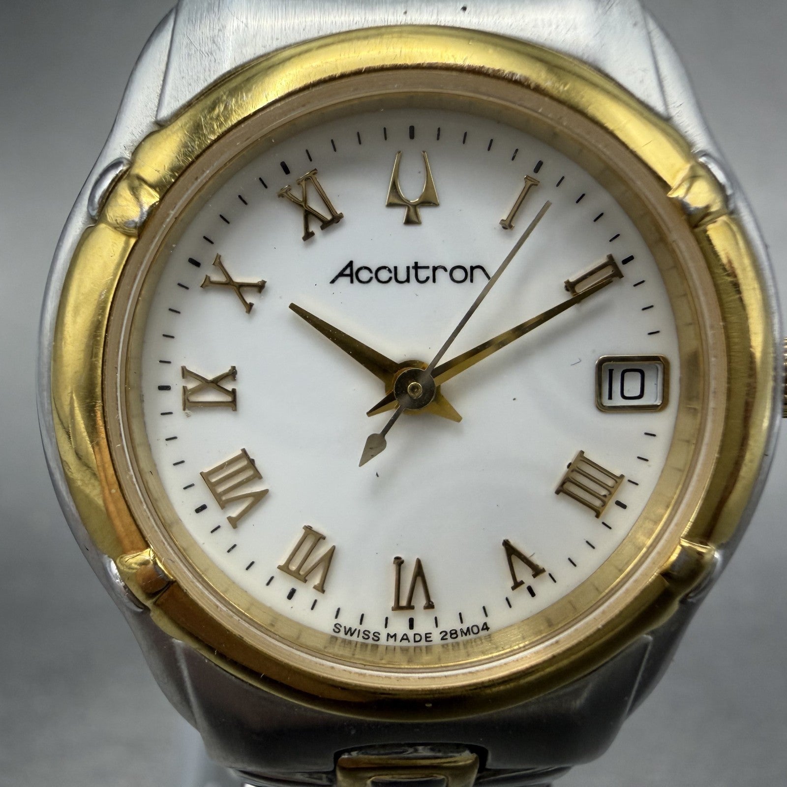 Bulova Accutron Watch Women 26mm White Dial Two Tone Date 28M04 New Batt READ!!!2