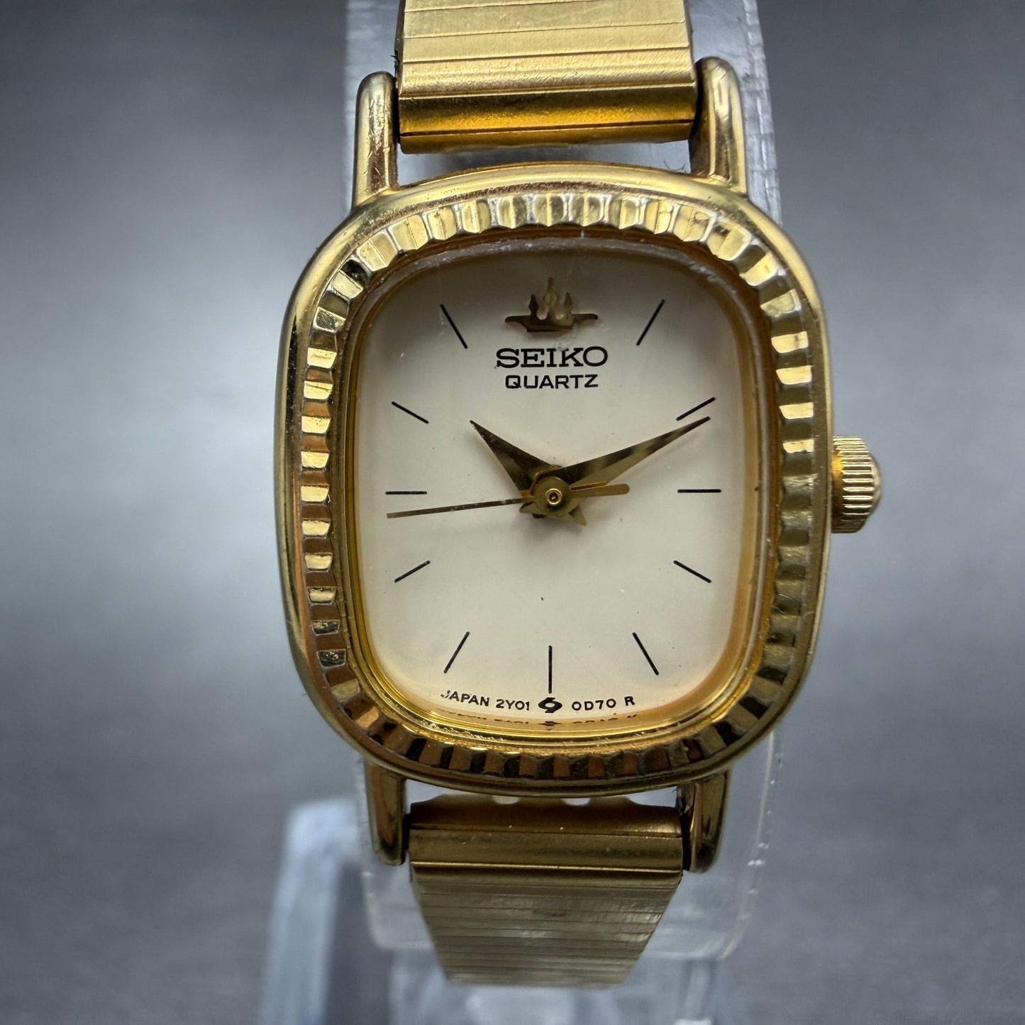 Seiko Watch Women 17mm Champagne Dial Gold Tone Rectangle 2Y01-5A60 New Battery1
