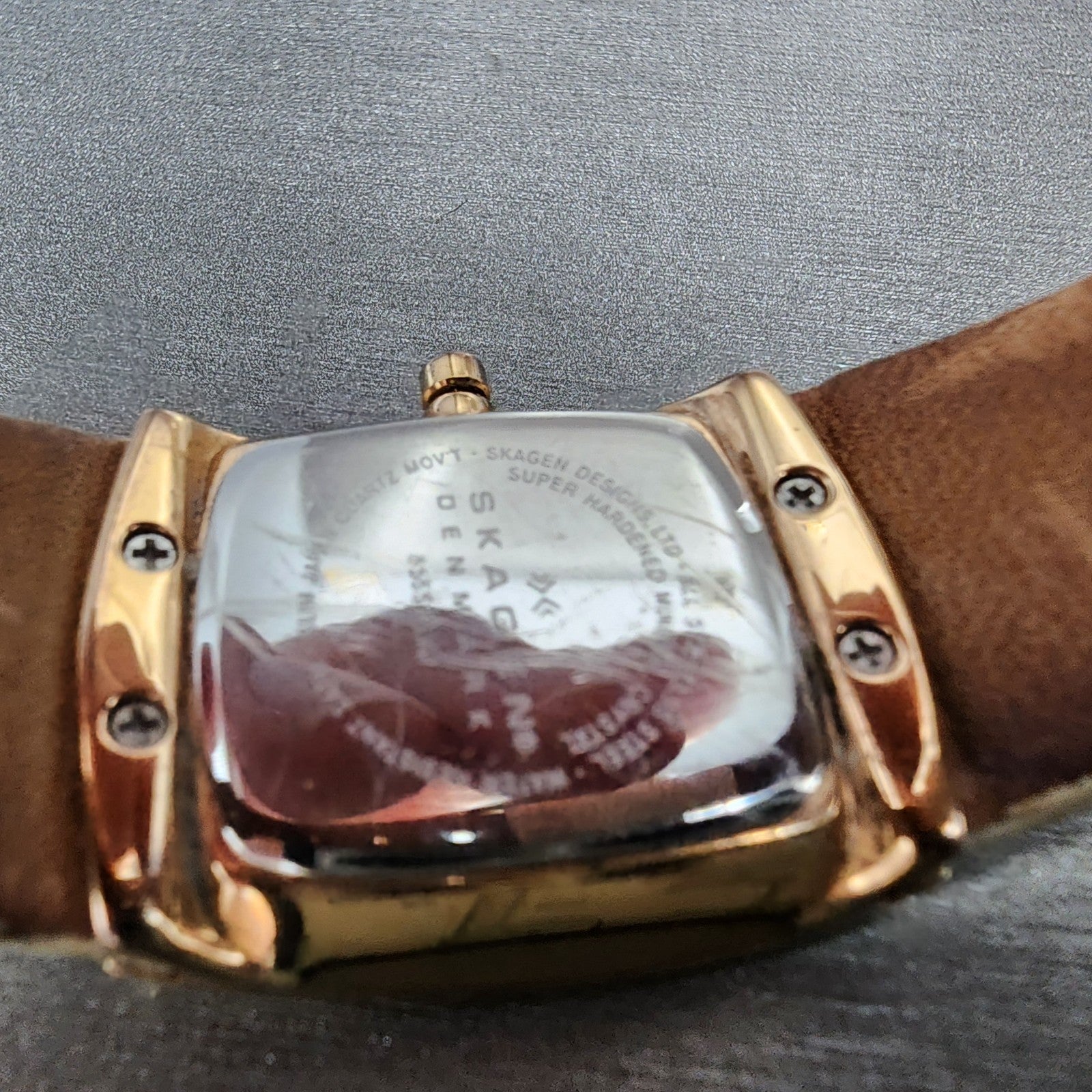 Skagen Tank Watch Women 24mm MOP Dial Rose Gold Tone Rectangle New Battery9