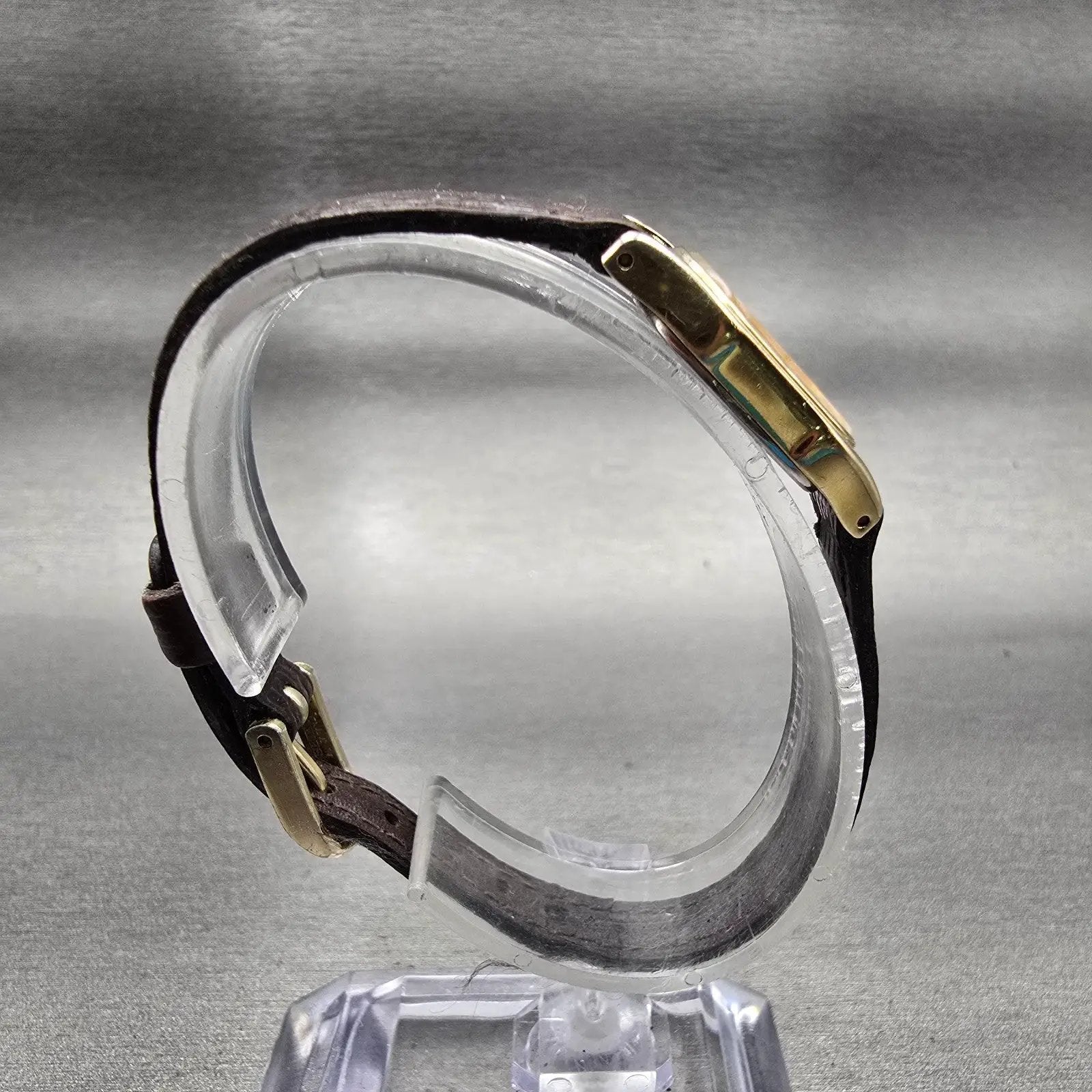 Seiko Watch Women 17mm Champagne Dial Gold Tone Rectangle 2Y00-5250 New Battery8
