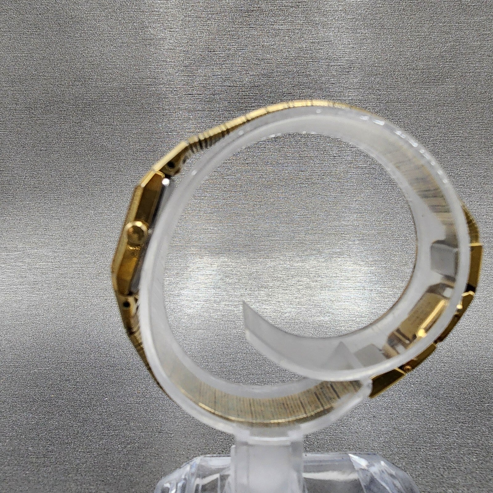 Seiko Tank Watch Women 12mm Champagne Dial Gold Tone 2e205029 New Battery6
