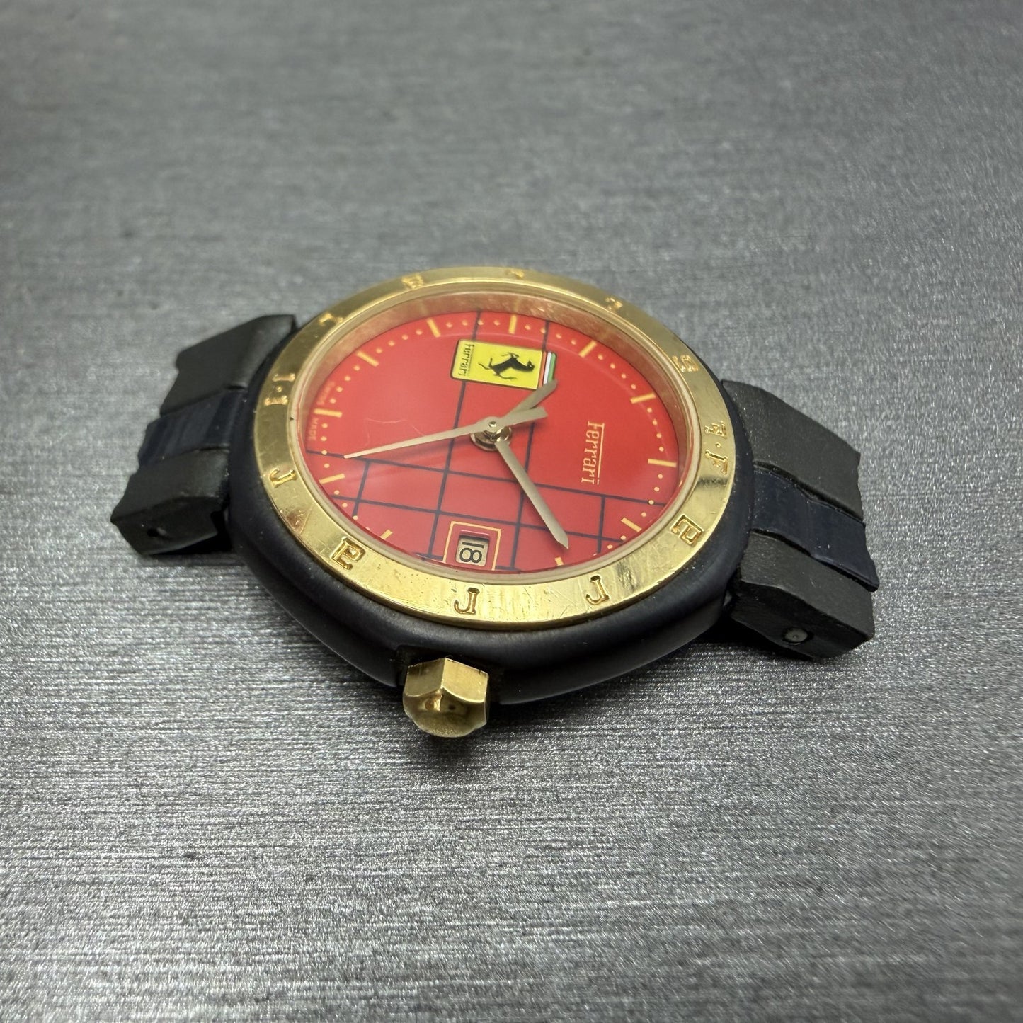 Ferrari Cartier Watch Women 26mm Red Dial Black Tone Date Round New battery5