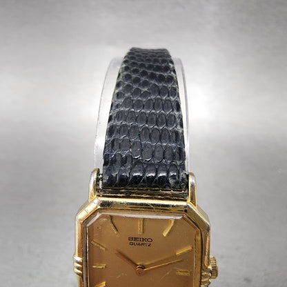 Seiko watch Women Gold Tone Gold Dial 19mm 2c205810 New Battery4