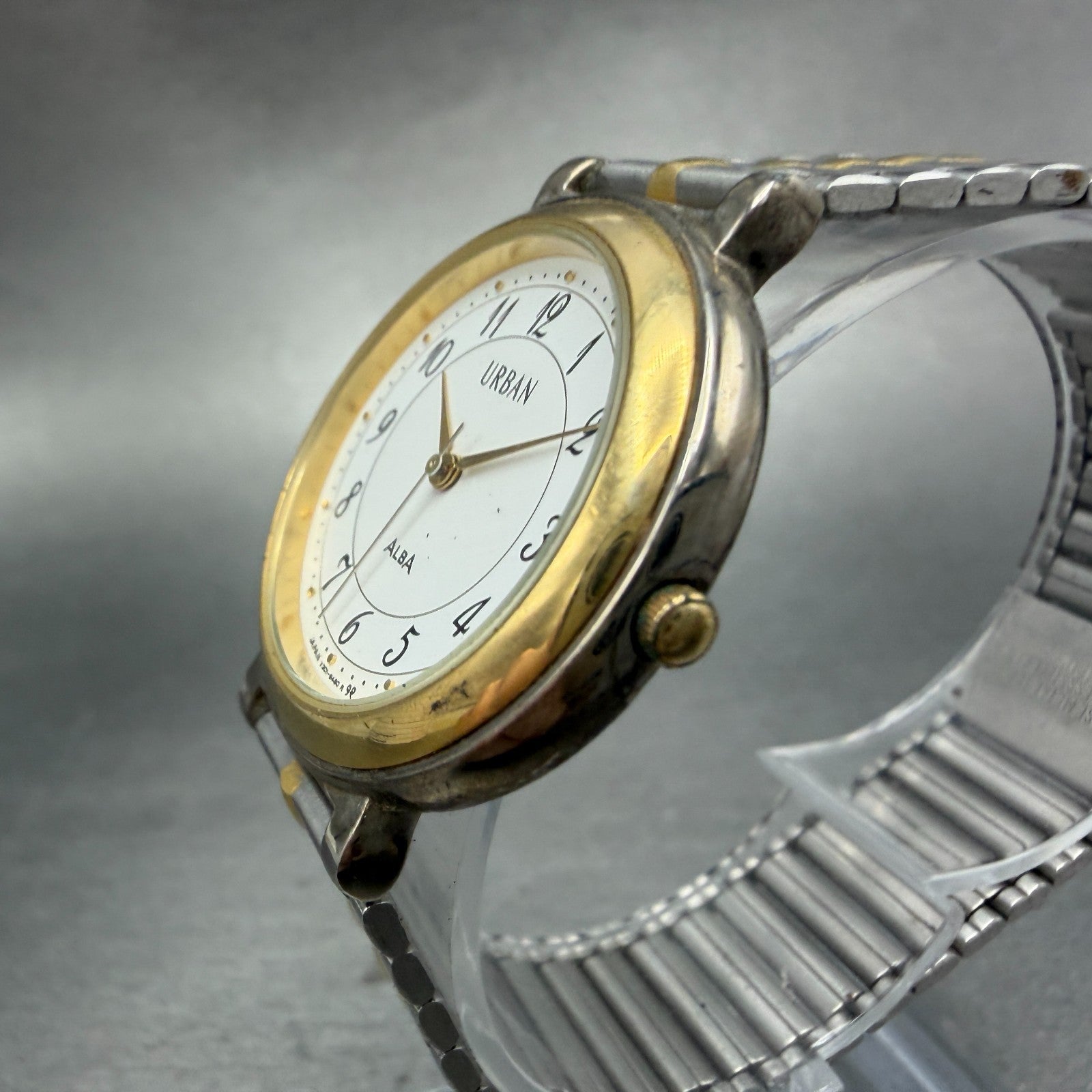 Seiko Alba Urban Watch Unisex 32mm White Dial Two Tone V301-6080 New Battery2