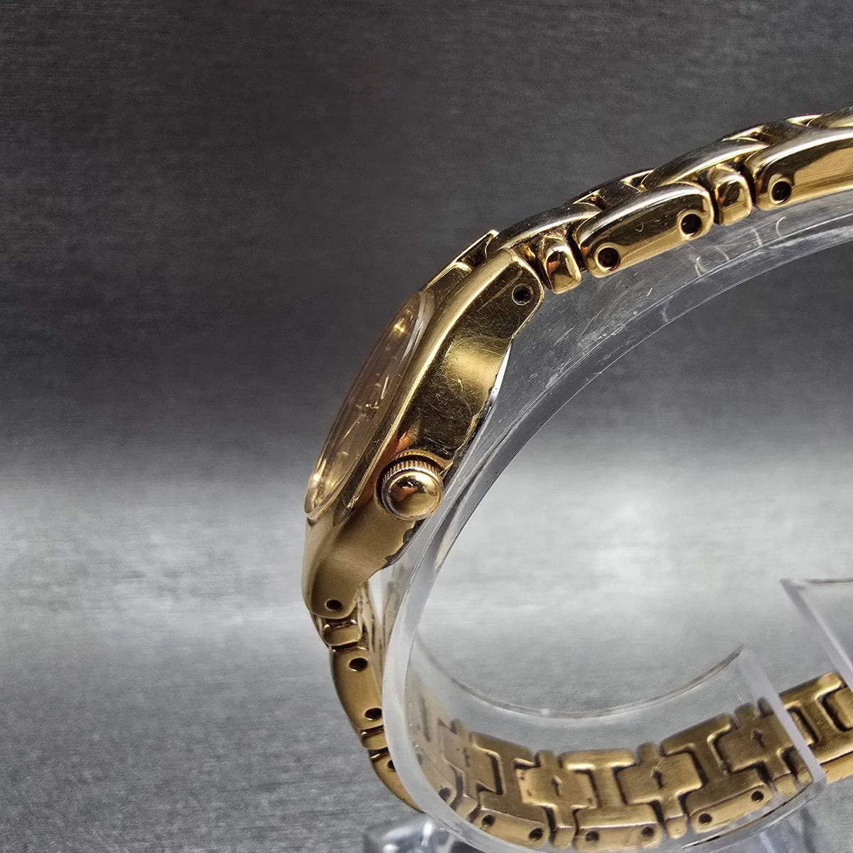 Seiko Watch Women 17mm Gold Dial Gold Tone Oval 1N01-0CS0 New Battery Vintage JP2