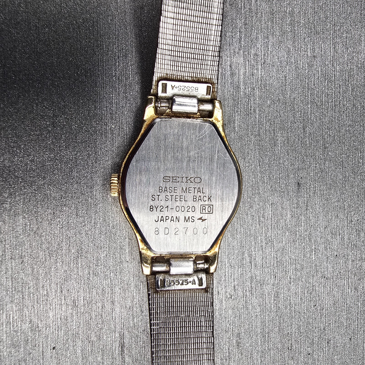 Seiko Watch Women 20mm Black Dial Gold Tone Round 8Y21-0020 New Battery Vintage(10