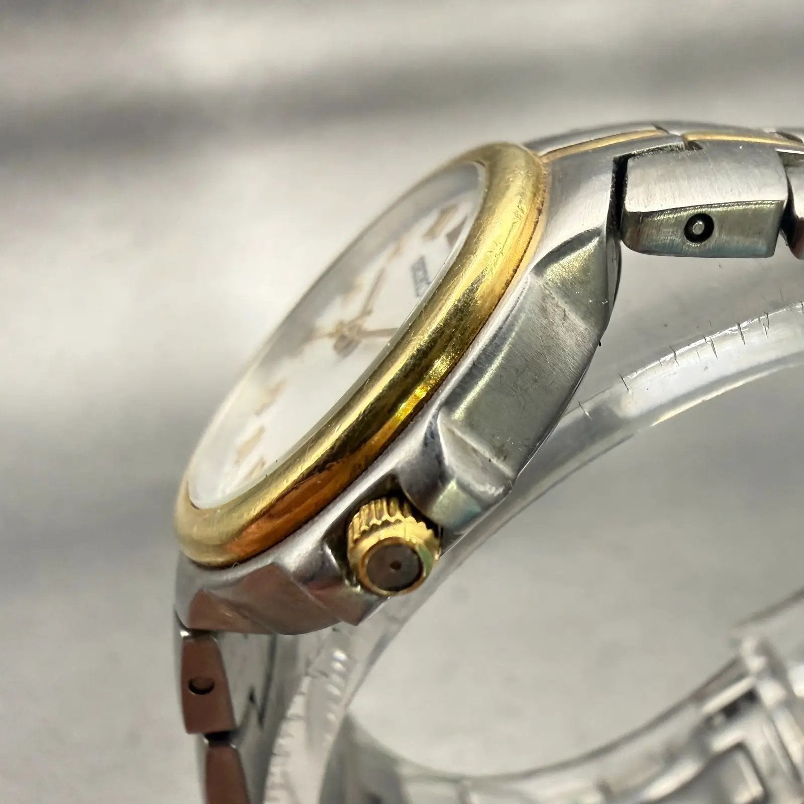 Seiko Watch Women 25mm White Dial Two Tone Round 1N01-H968 New Battery Vintage2