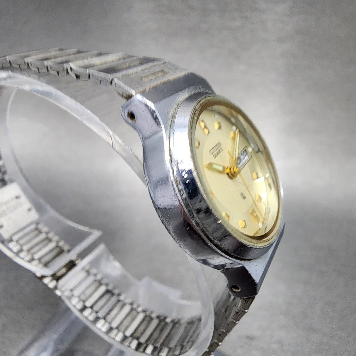 Citizen CQ Watch Women 24mm Champagne Dial Silver Tone Daydate Round New battery
