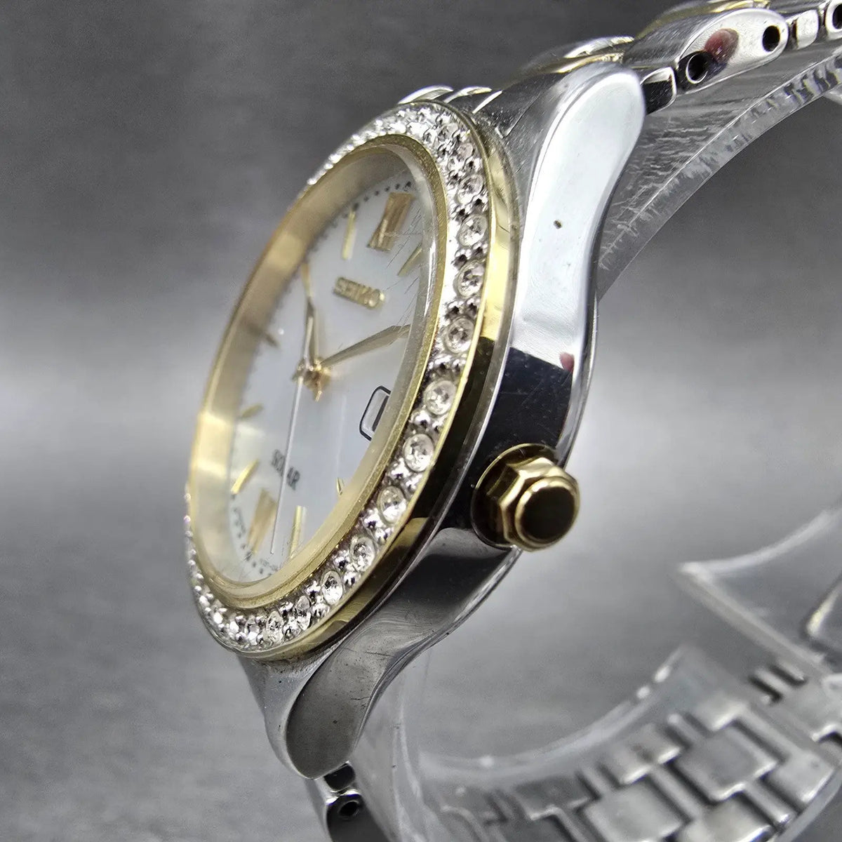 Seiko Solar Watch Women 28mm MOP Dial Two Tone Date Gemmed V137-0AA0 Works JP 952