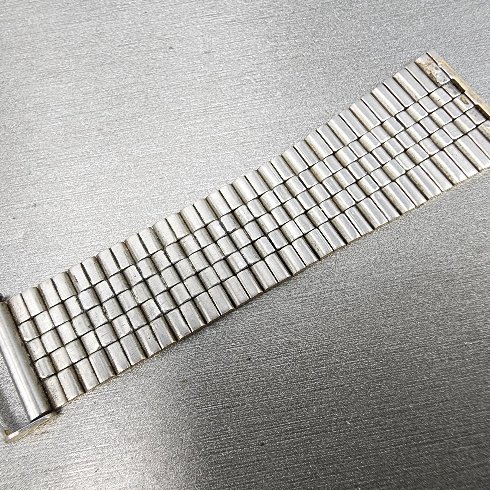 Bulova Accutron Watch Band 19mm Gold Tone Stainless Steel MISSING ONE END LINK15