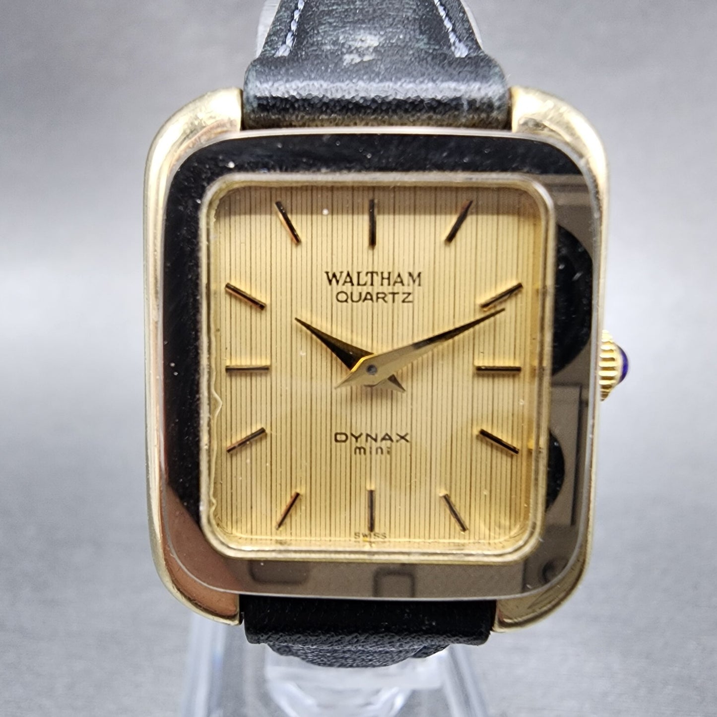 Waltham Oynax Mini Tank Watch Women 23mm Gold Dial Gold Tone Rectangle New Batt1