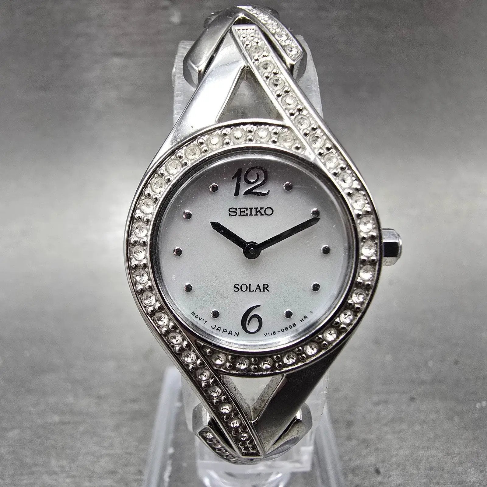 Seiko Solar Watch Women 23mm MOP Dial Silver Tone Round V115-0AP0 Runs0