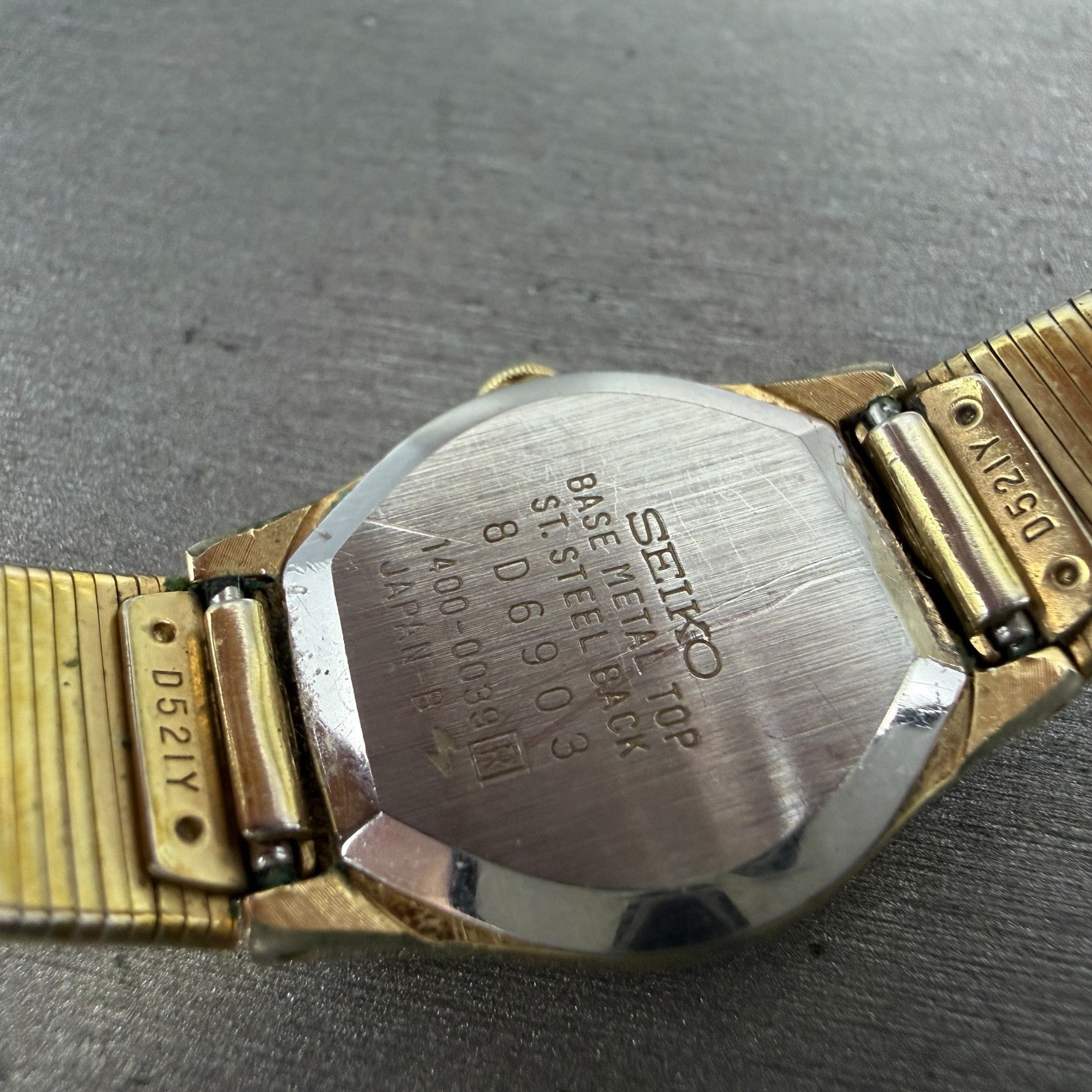 Seiko Watch Women 20mm Gold Dial Gold Tone Round 1400-0039 New Battery Vintage H9