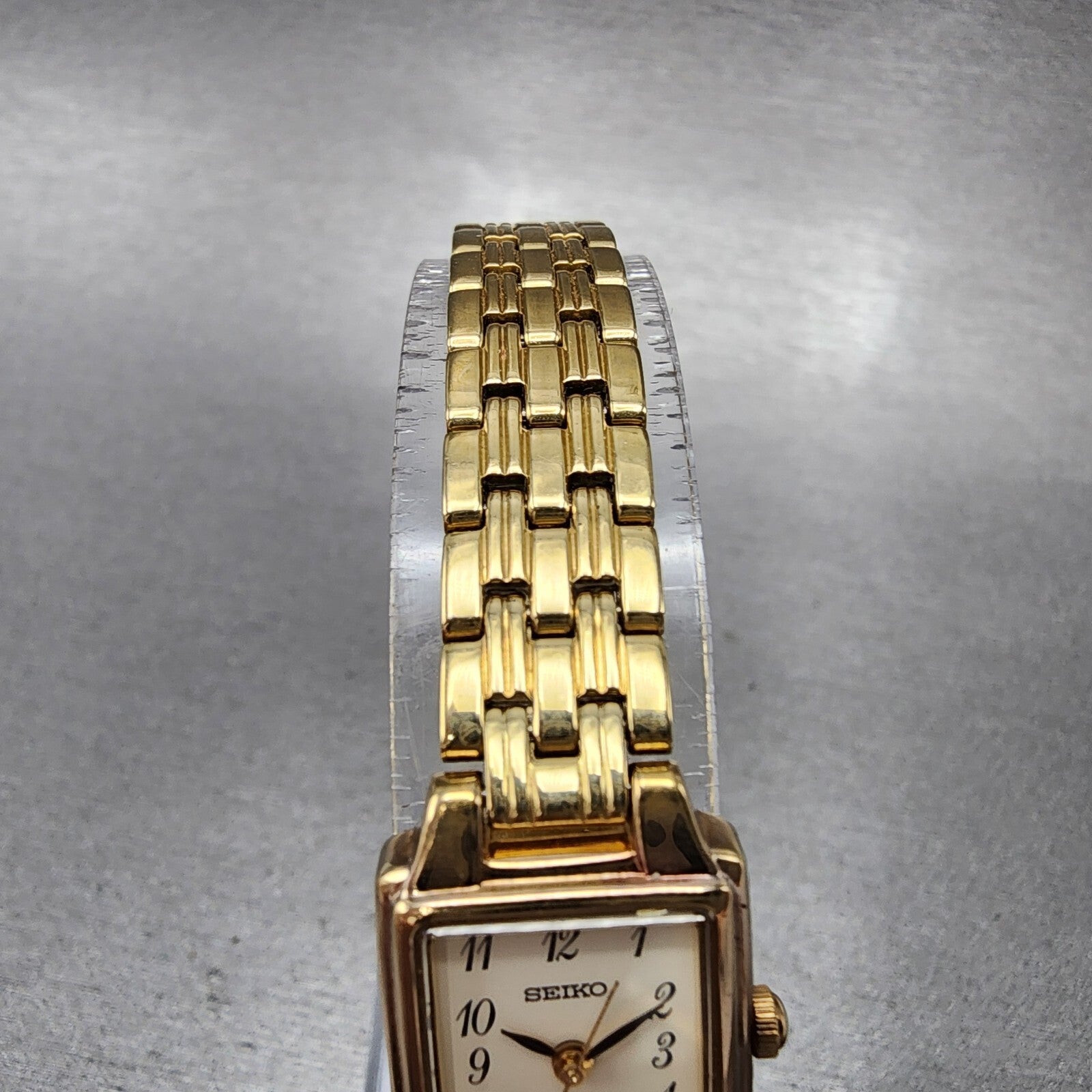 Seiko Tank Watch Women 16mm White Dial Gold Tone Rectangle 1n010fh0 New Battery4