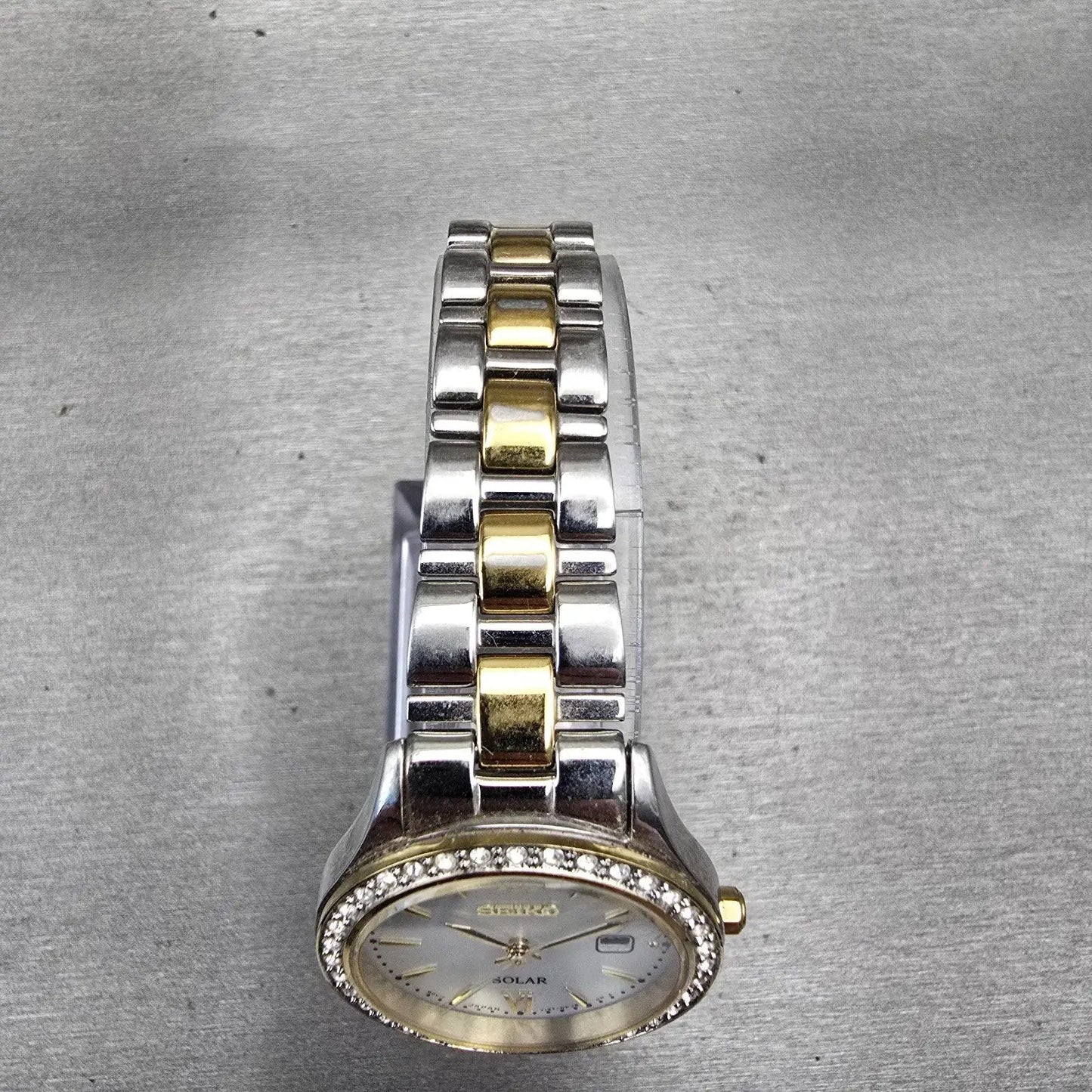 Seiko Solar Watch Women 28mm MOP Dial Two Tone Date Gemmed Round V137-0AA0 Works4