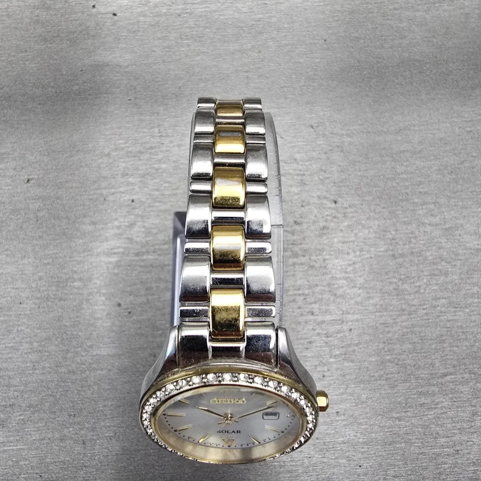 Seiko Solar Watch Women 28mm MOP Dial Two Tone Date Gemmed Round V137-0AA0 Works4