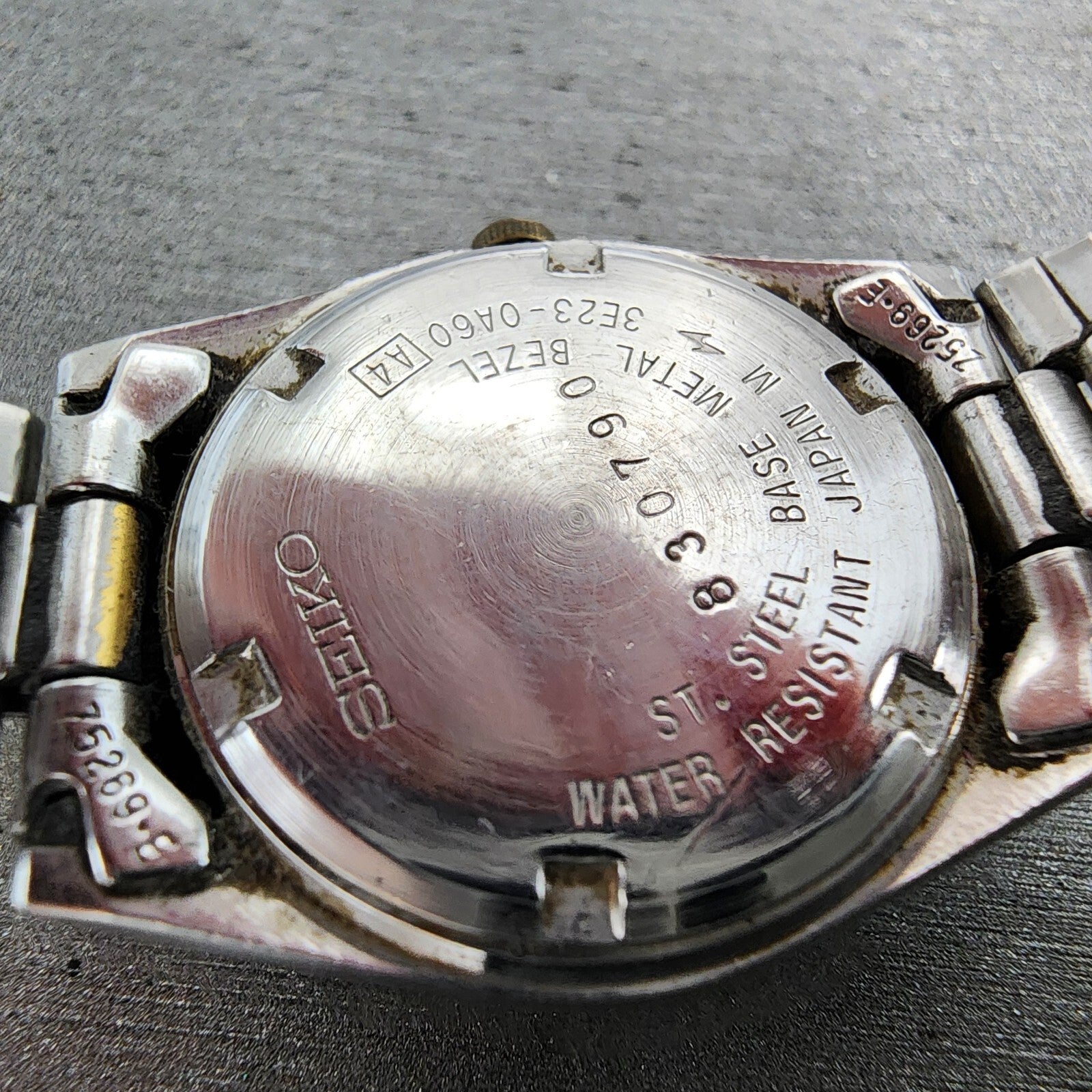 Seiko SQ Watch Women 24mm Gold Dial Two Tone Daydate Round 3E230A60 New Battery9