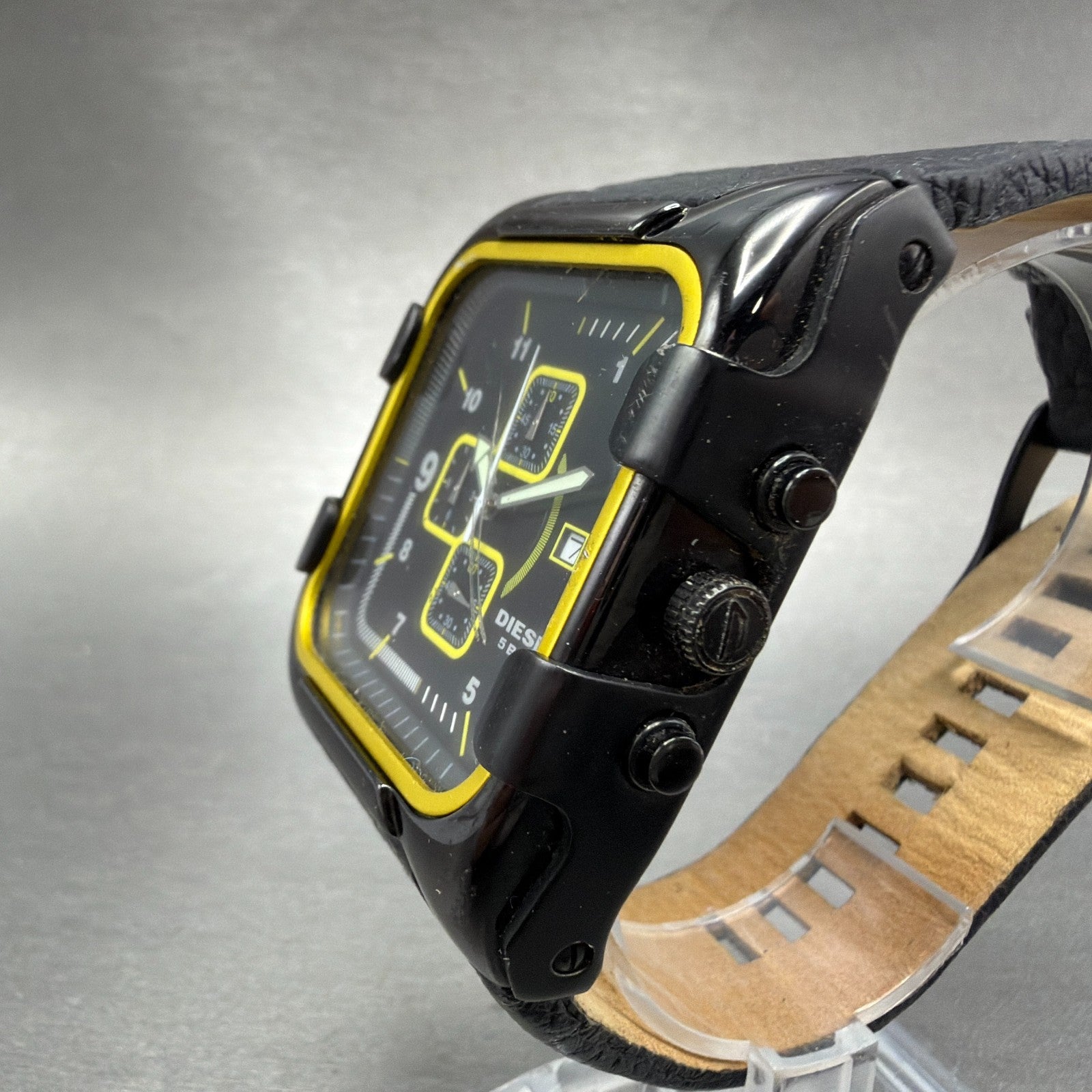 Diesel Chronograph Watch Men 44mm  Black Dial Black Yellow Date Rectangle Newbat2
