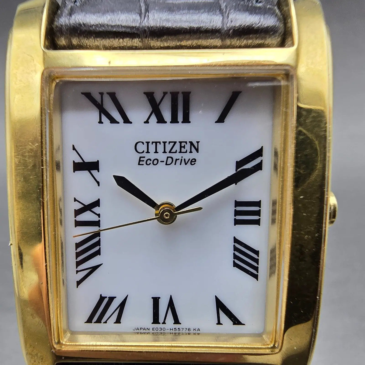 Citizen Eco-Drive Tank Watch Men 27mm White Dial Gold E030-H31748 Runs Leather1