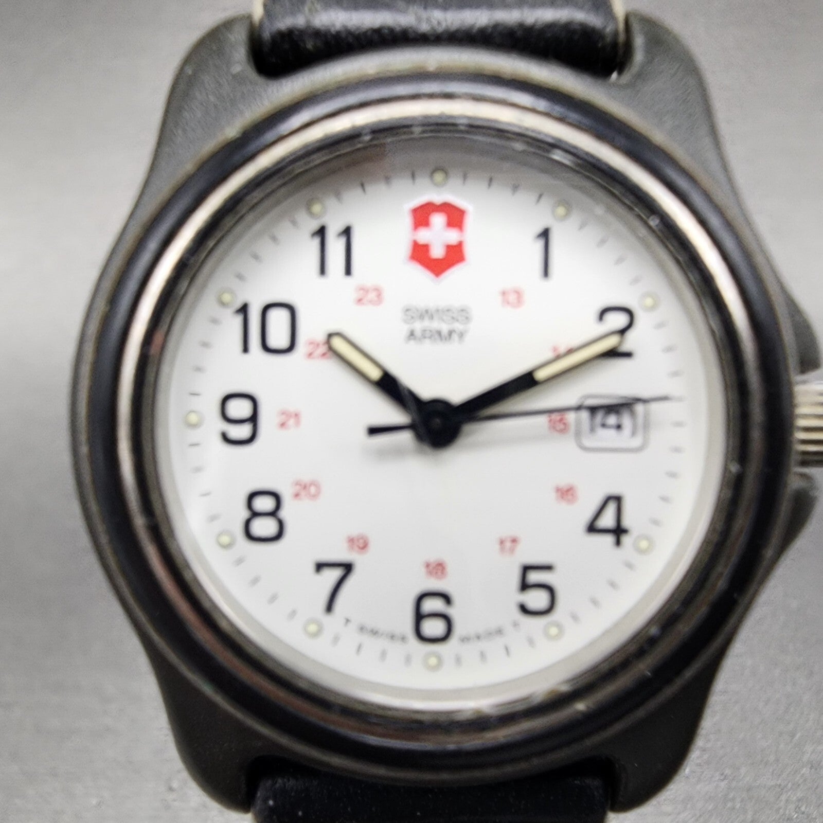 Victorinox Swiss Army Watch Women 33mm White Dial Black Tone Round New Battery1