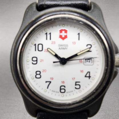 Victorinox Swiss Army Watch Women 33mm White Dial Black Tone Round New Battery1