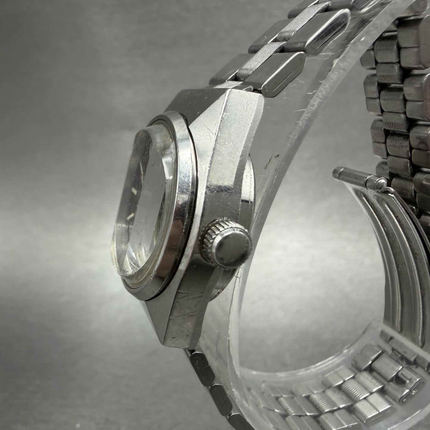 Seiko Automatic Watch Women 24mm Red Dial Silver Tone Date 2205-0679 Runs ABC2