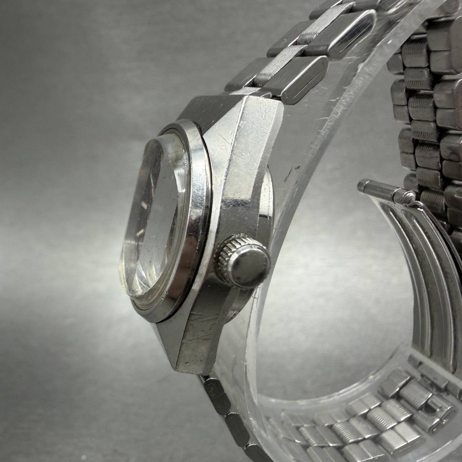 Seiko Automatic Watch Women 24mm Red Dial Silver Tone Date 2205-0679 Runs ABC2