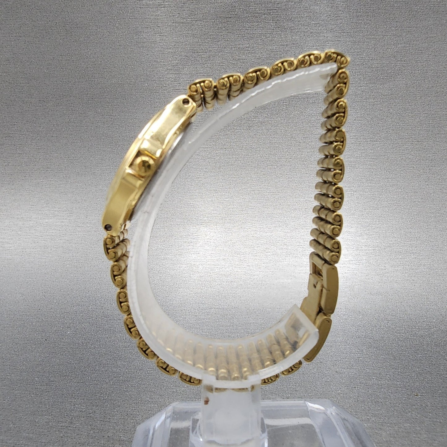 Bulova Watch Women 24mm Champagne Dial Gold Tone Date 97M02 New Battery6