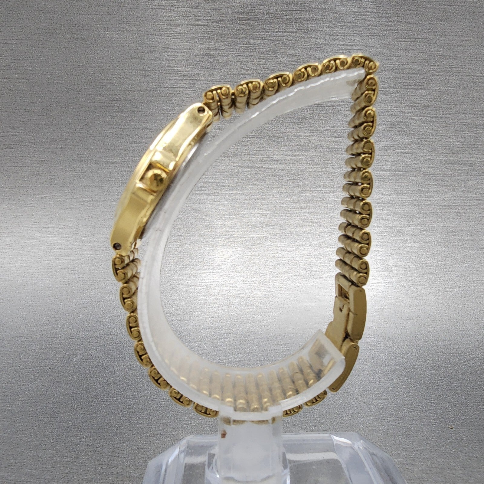 Bulova Watch Women 24mm Champagne Dial Gold Tone Date 97M02 New Battery6