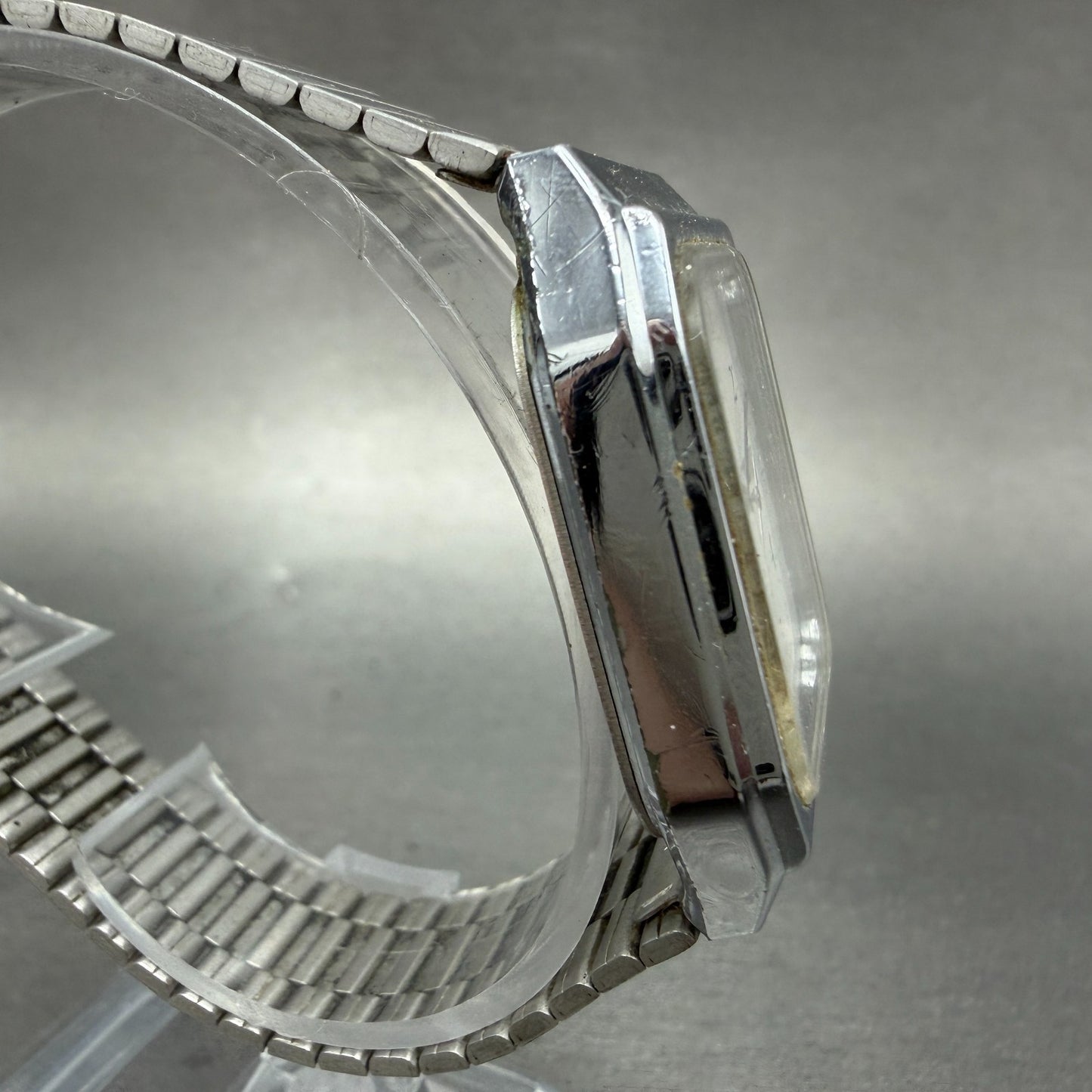 Casio MQ-518 Watch Men 30mm Silver Dial Silver Tone Rectangle Daydate New BattHJ3