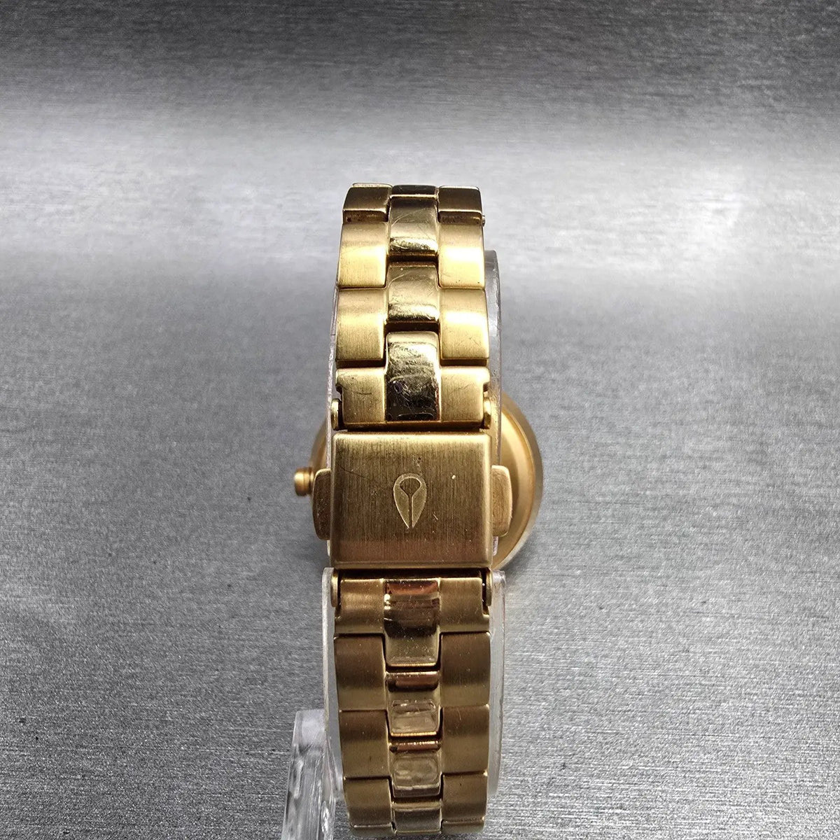 Nixon Kensington Watch Women 32mm Champagne Dial Gold Tone Round New Battery7
