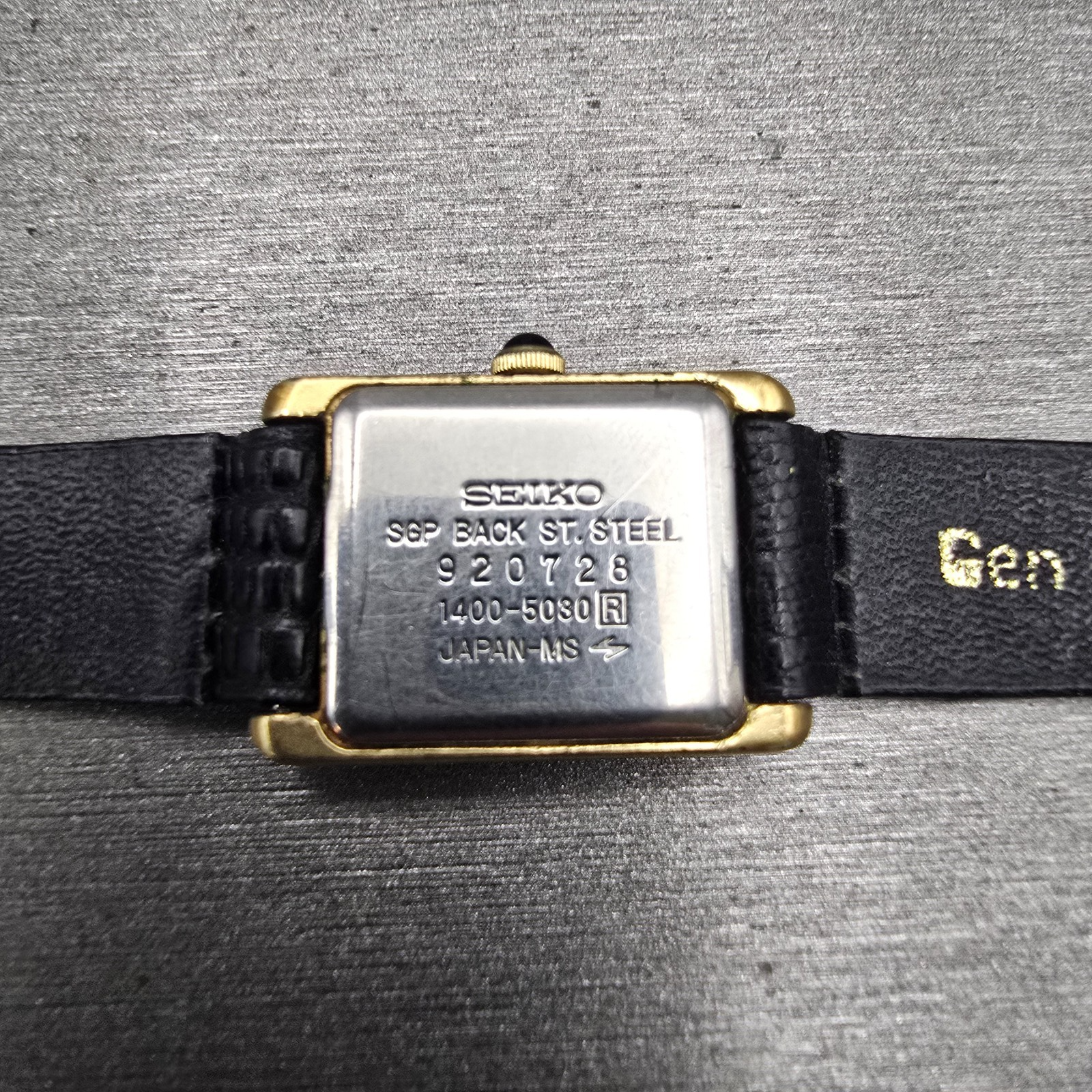 Seiko Tank Watch Women 17mm White Dial Gold Tone Rectangle 1400-5030 New Battery10