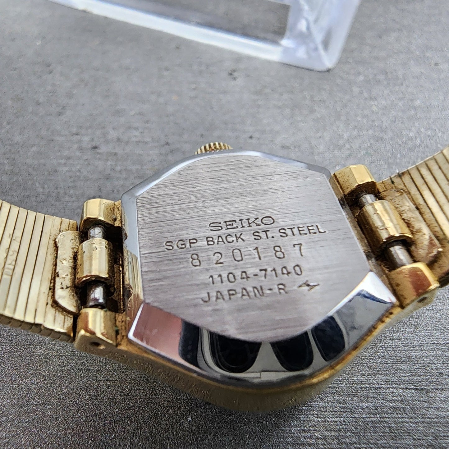 Seiko Watch Women 22mm Champagne Dial Gold Tone Oval Manual 11047140 Runs9