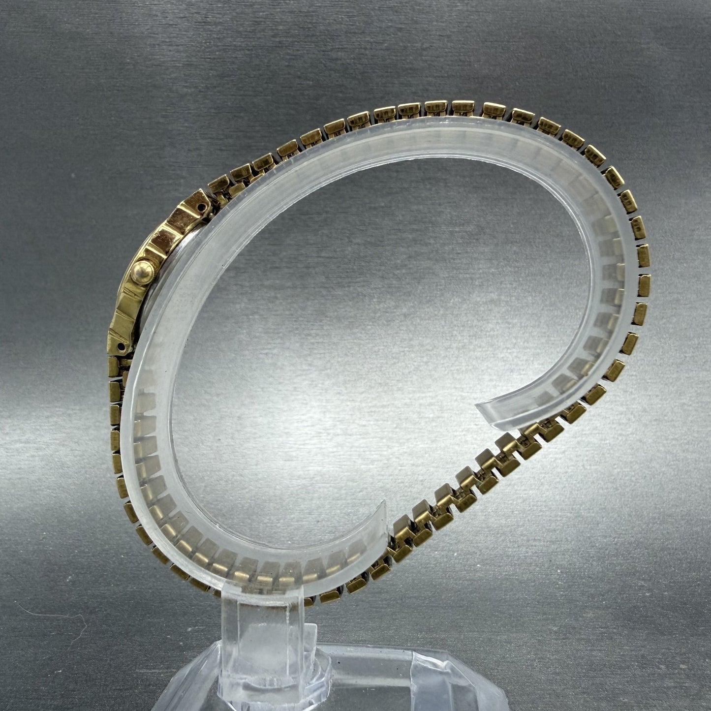 Citizen Watch Women 17mm Champagne Dial Gold Tone Oval 5920-S96494 New Batt6