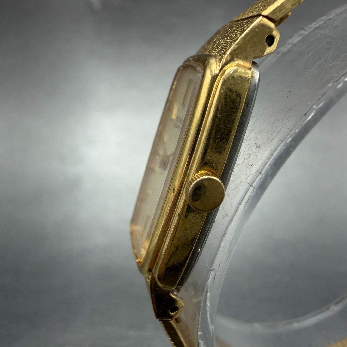 Seiko Tank Watch Women 13mm White Dial Gold Tone Rectangle 2e20-5010 New Batt J72