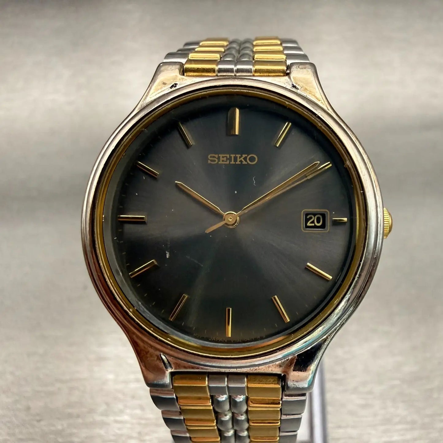 Seiko Watch Men 33mm Gray Dial Two Tone Date Round V732-0269 New Battery VTG0
