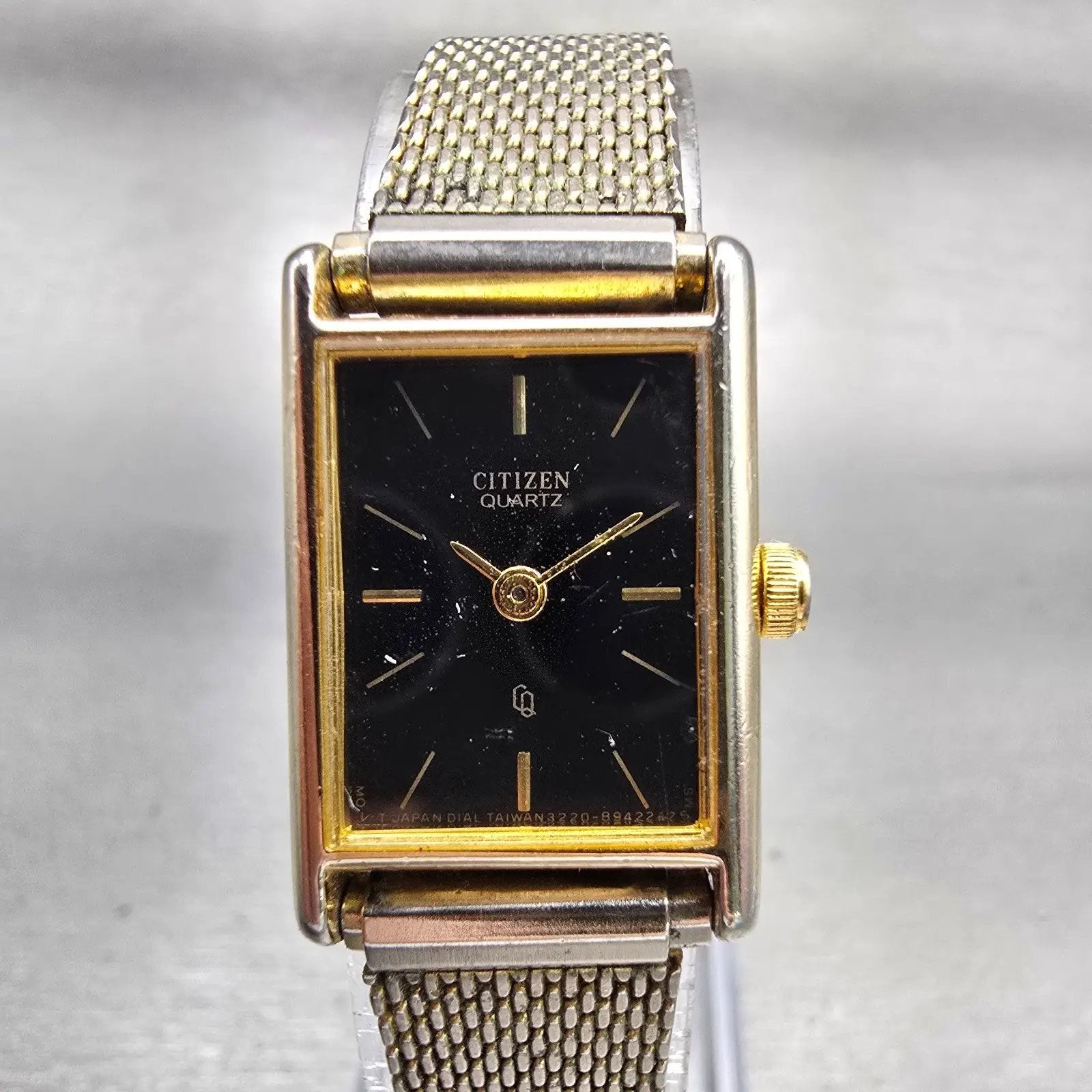 Citizen CQ Watch Women 17mm Black Dial Gold Tone Rectangle 3220-945174 New Batt0