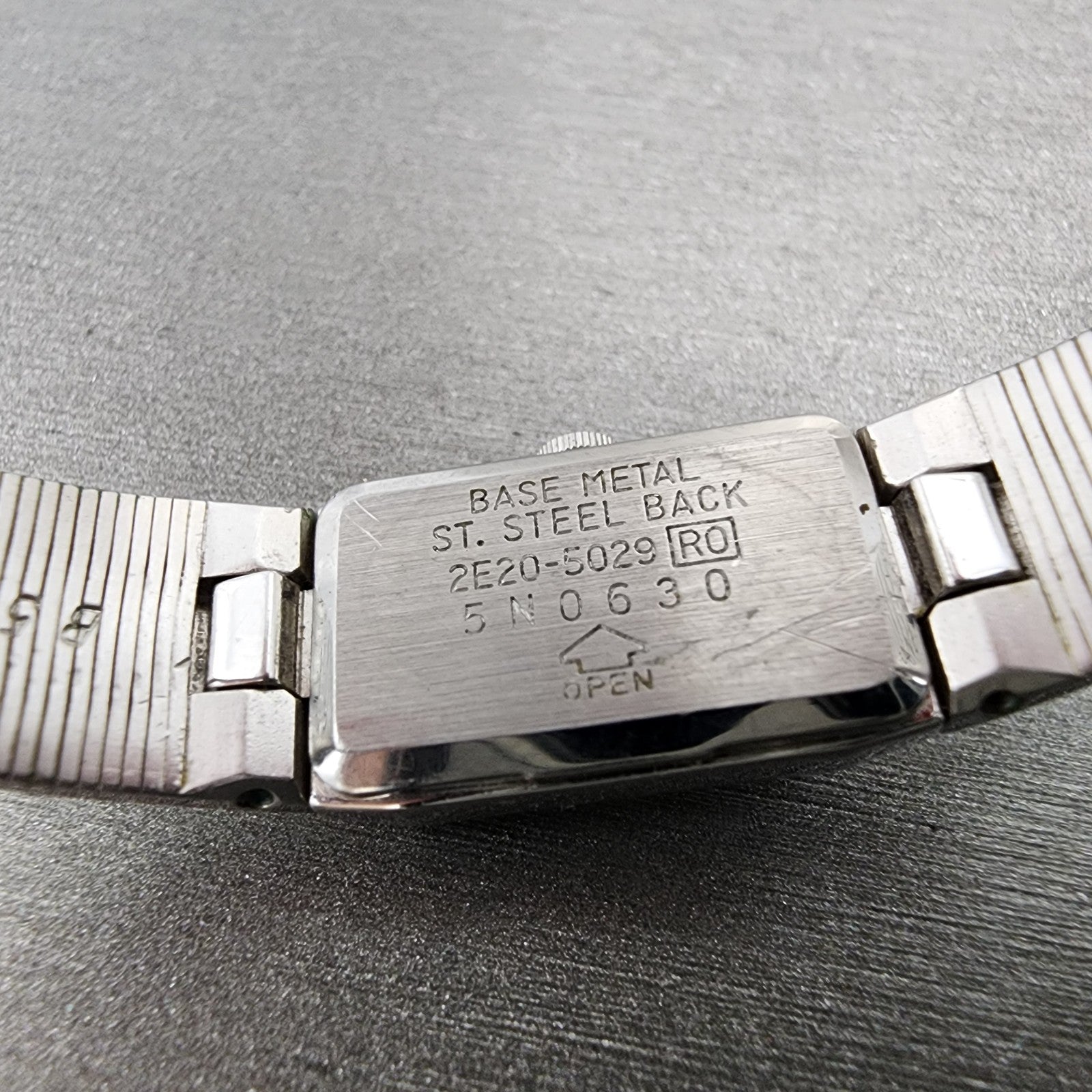 Seiko Tank Watch Women 12mm Silver Dial Silver Tone 2e205029 New Battery9