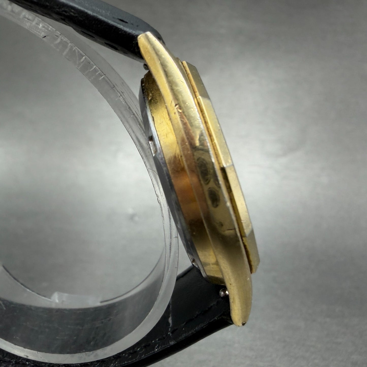 Citizen CQ Watch Men 35mm Gold Tone Gold Tone Daydate 6100-S16725 New Battery3