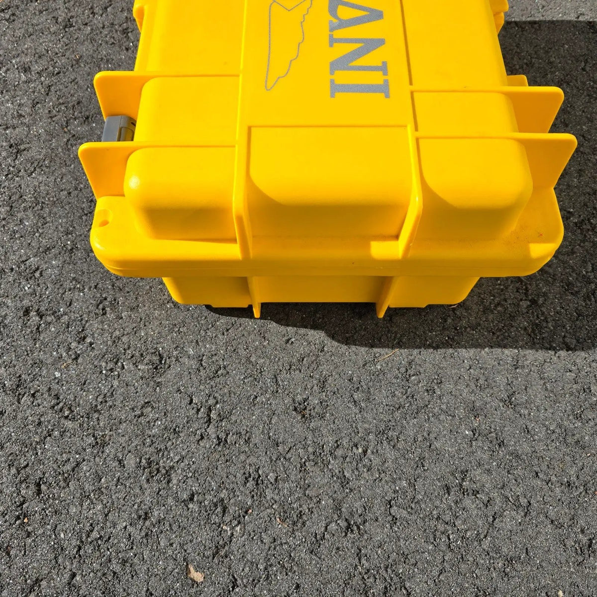 Invicta 8 Slot Watch Case Hard Yellow Black Plastic Foam insert Handle Cary Case3