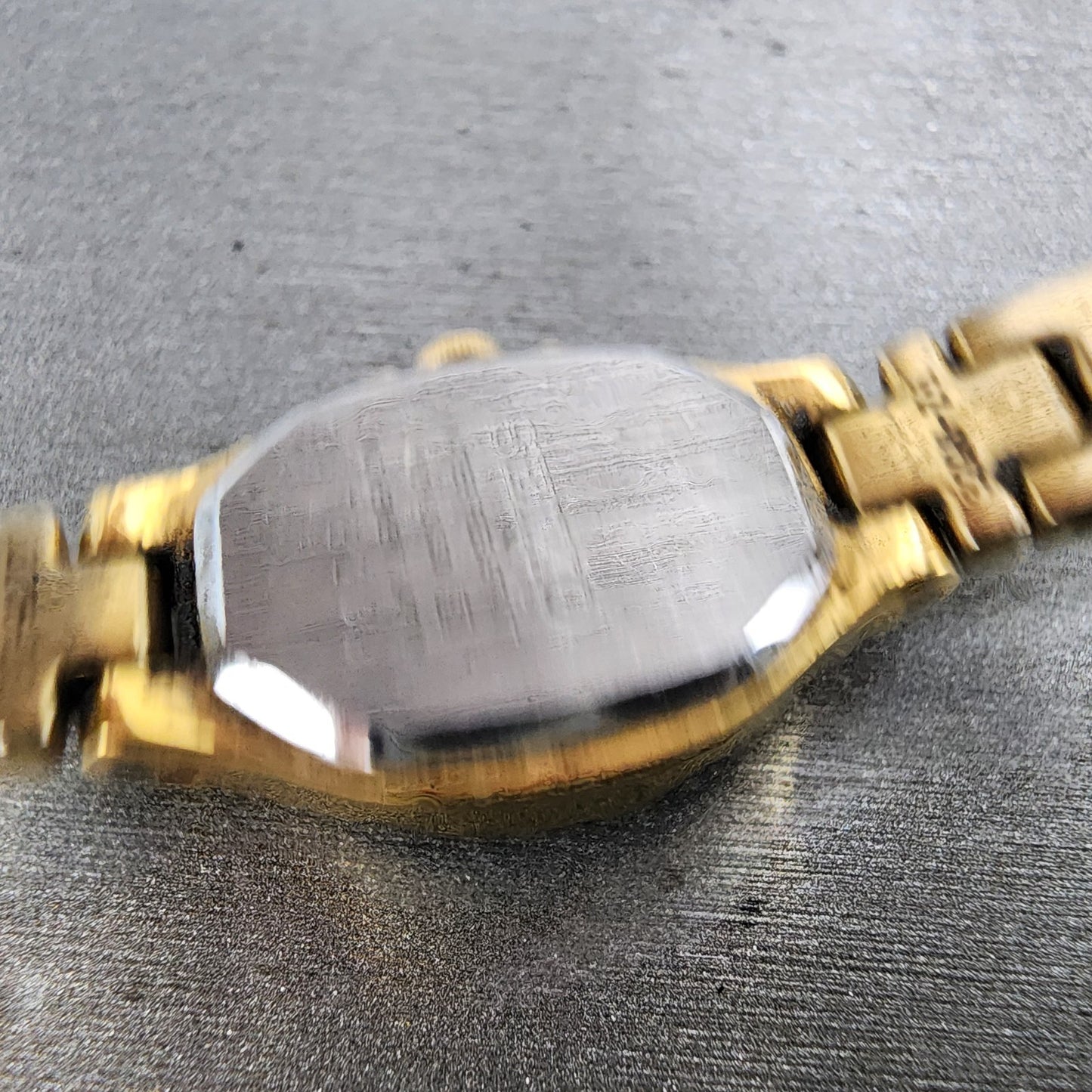 Seiko Watch Women 17mm Champagne Dial Gold Tone Oval 1N010CS0 New Battery9
