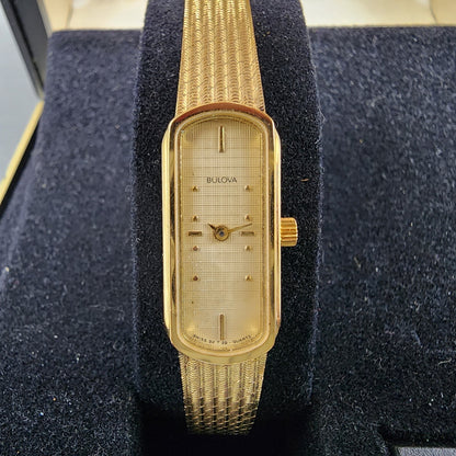 Bulova Watch Women 12mm Cream Dial Gold Tone Oval 92T29 New Battery NOS1