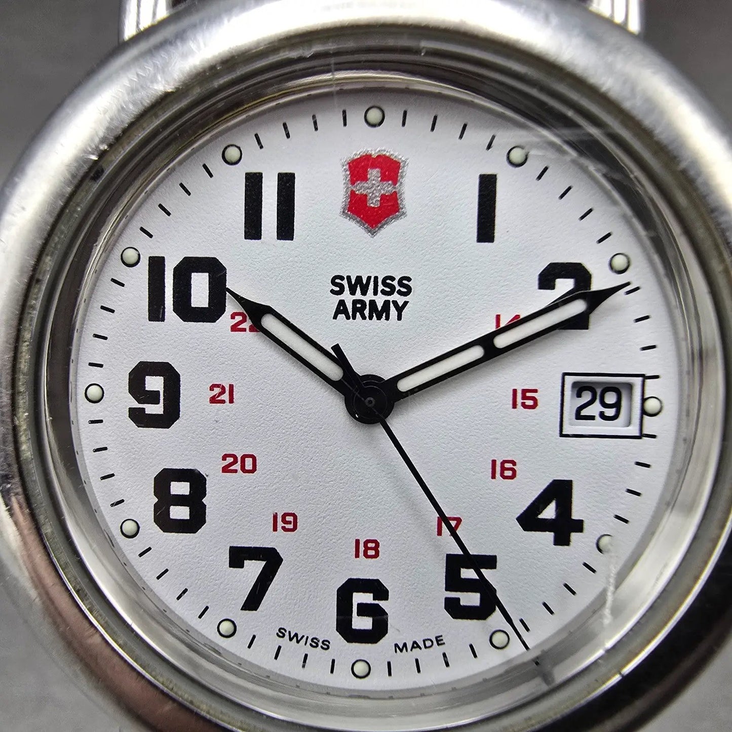 Victorinox Swiss Army Cavalry Watch Men 37mm White Dial Steel Date 24529 NewBat1
